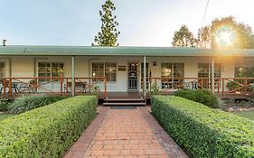 Birds 'N' Bloom Cottages